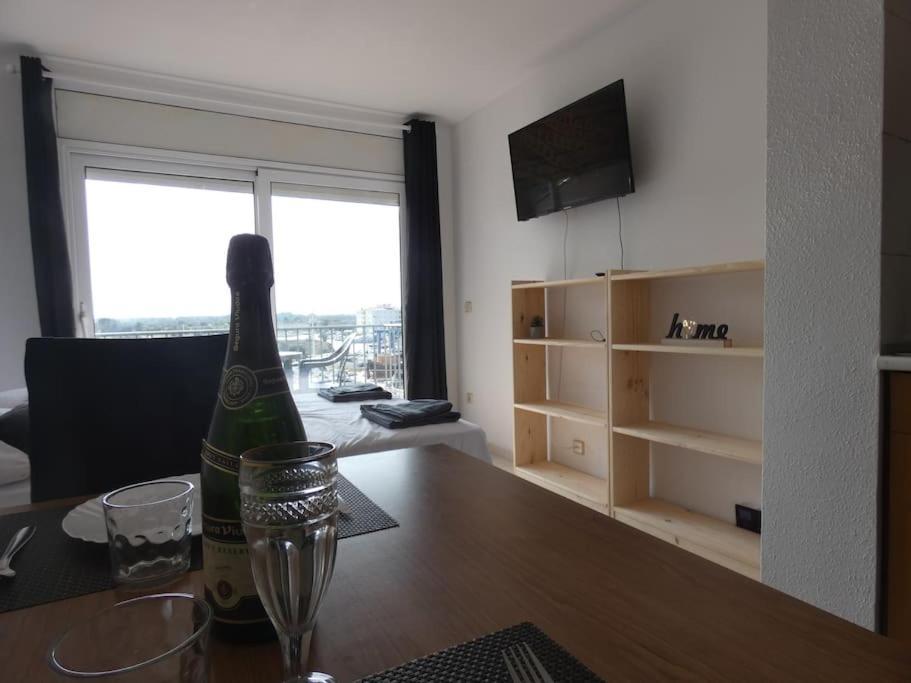 Estudio Con Vistas, Roses Buitenkant foto